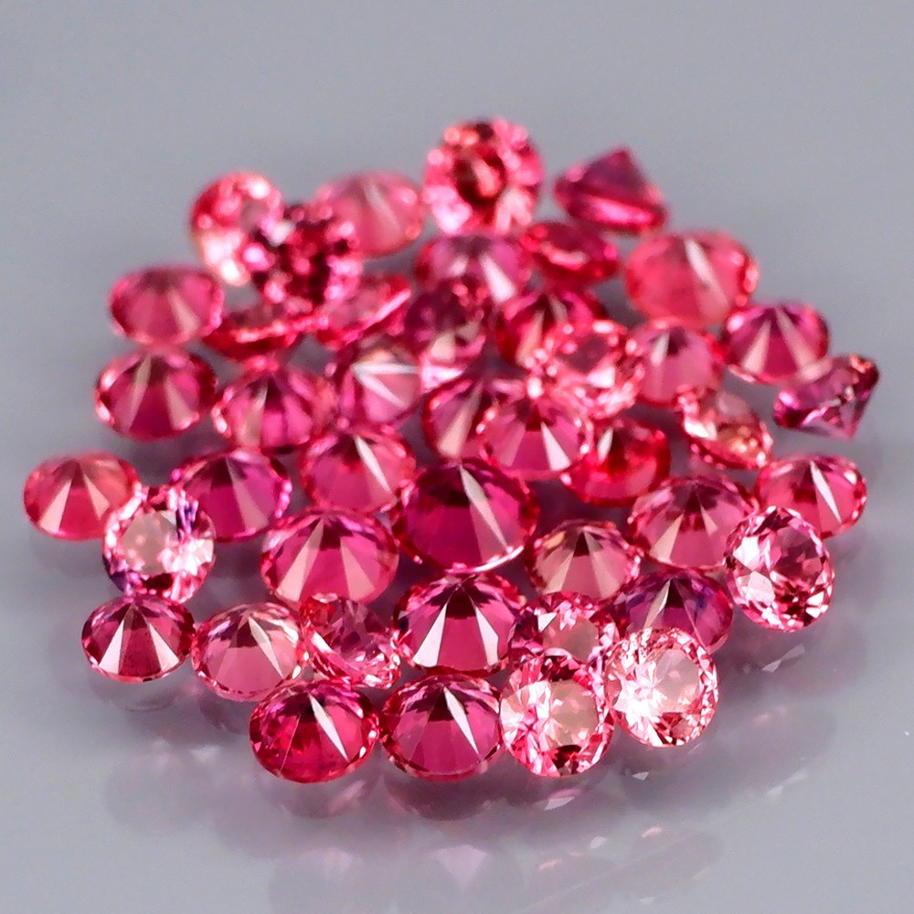 Selezione di spinelli rosa naturali sfusi