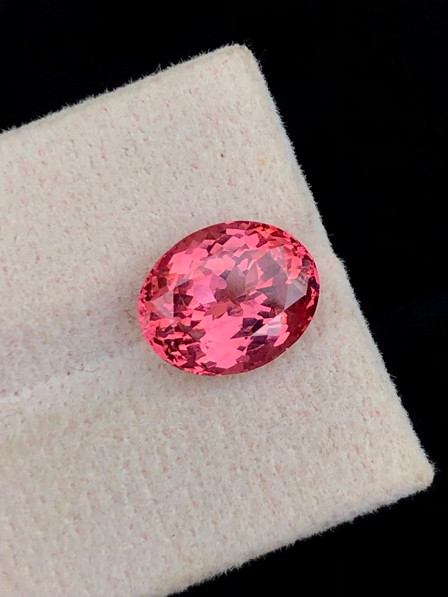 Lotus Garnet naturale 6.03 ct